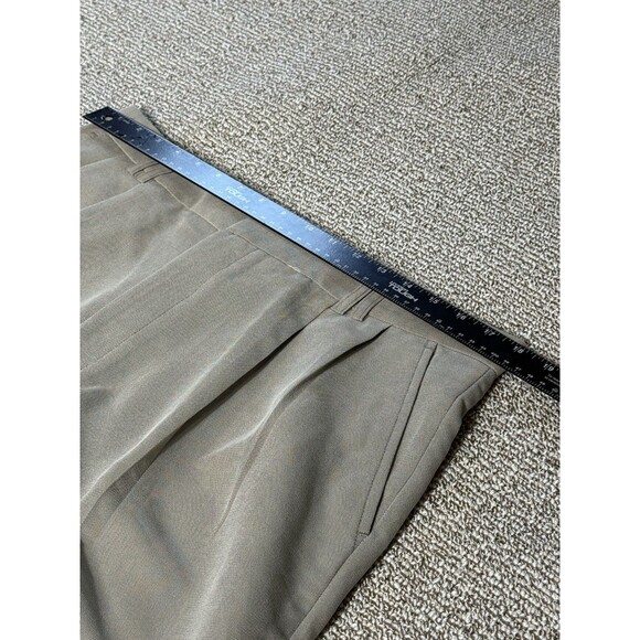 Greg Norman Collection Golf Shorts Mens 36 Beige-Khaki Polyester Pleated SHARK - Picture 5 of 7